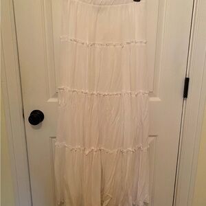 PacSun Beverly and Beck White Tiered Maxi Skirt